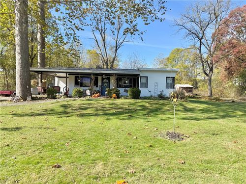 691 Cottage Grv, New Castle, PA, 16105-4201 | Card Image