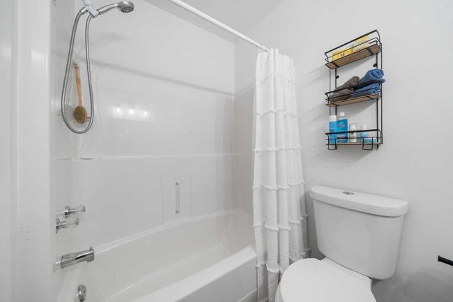74 Park Meadows Lane Se, Townhouse with 3 bedrooms, 3 bathrooms and 3 parking in Medicine Hat AB | Image 13