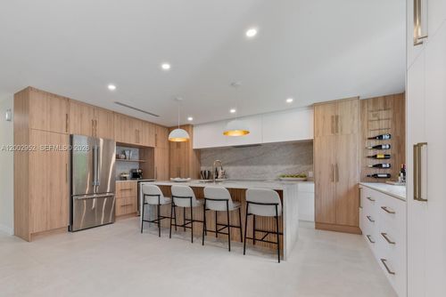 8405 Sw 144th St, Palmetto Bay, FL, 33158-1427 | Card Image