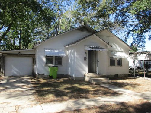 1706 S College St, Stuttgart, AR, 72160-6048 | Card Image