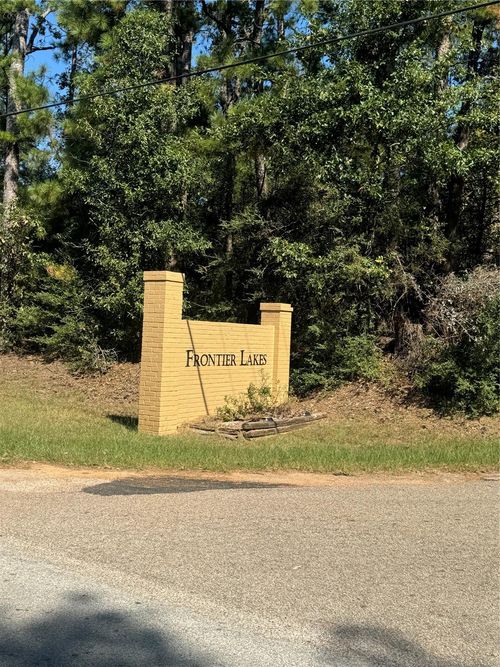 15 Frontier Rd, Willis, TX, 77378 | Card Image