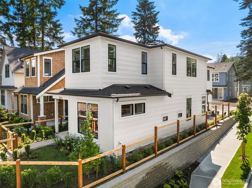 9331 126th Ave Ne, Kirkland, WA, 98033-5953 | Card Image
