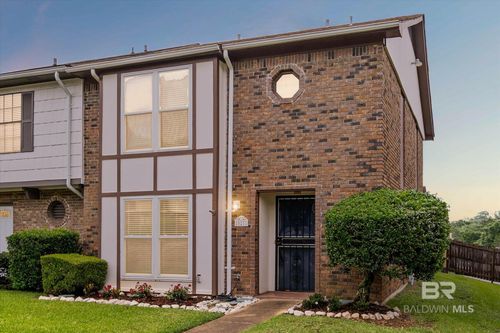 527 Highland Woods Dr W, Mobile, AL, 36608-3347 | Card Image