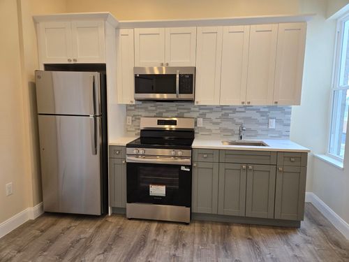 6-289 Day Ave, Fairview, NJ, 07022-1751 | Card Image