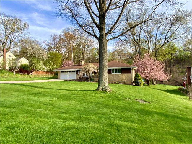 209 Larue Dr, House other with 3 bedrooms, 2 bathrooms and 2 parking in Coraopolis PA | Image 4