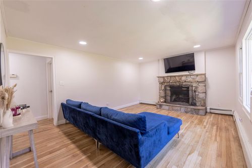 610 Farm To Market Rd, Brewster, NY, 10509-6144 | Card Image