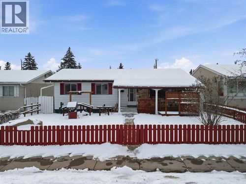 4911 Marcombe Road Ne, Calgary, AB, T2A3G4 | Card Image