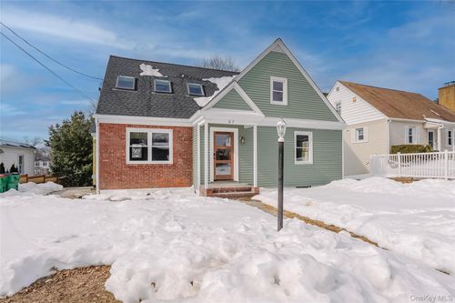 67 Cross St, Beacon, NY, 12508-1824 | Card Image