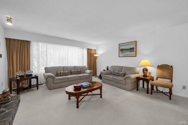 7551 Barkerville Crt, House other with 3 bedrooms, 3 bathrooms and 2 parking in Richmond BC | Image 7