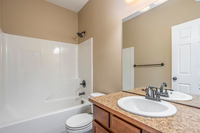 615 N Larkspur Ln, Home with 3 bedrooms, 2 bathrooms and null parking in Othello WA | Image 21