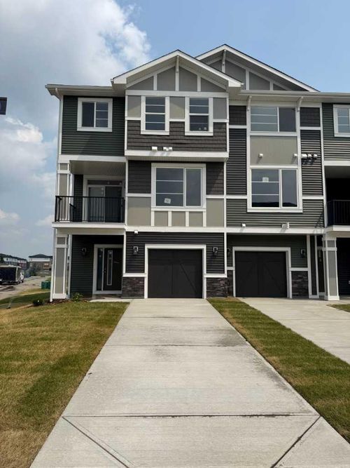 4 Waterford Glen, Chestermere, AB, T1X2T8 | Card Image