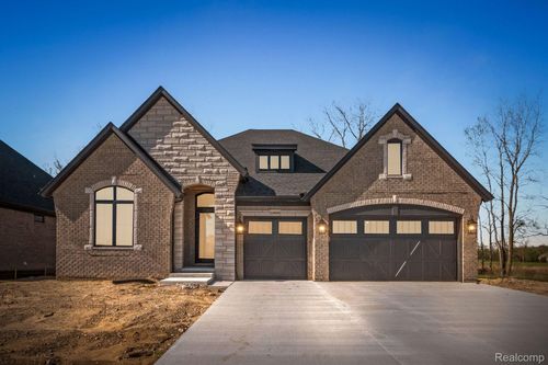 13935 Arthur Ct, Washington Township, MI, 48094-4022 | Card Image