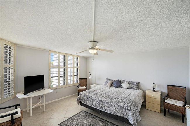 APT-323 - 4100 Highway A1a, Condo with 3 bedrooms, 3 bathrooms and null parking in Hutchinson Island FL | Image 14