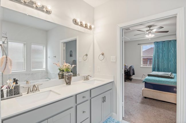 6205 Kent Ln, House other with 4 bedrooms, 4 bathrooms and null parking in Aubrey TX | Image 16