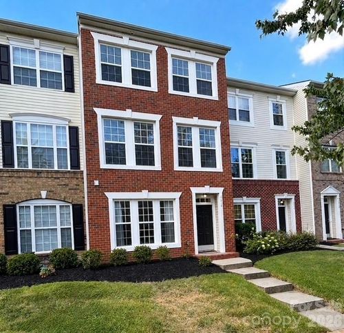 9810 Kings Parade Blvd, Charlotte, NC, 28273-5768 | Card Image