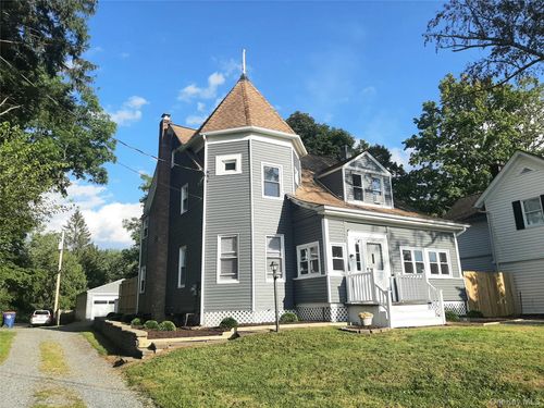 46 Old Post Rd, Staatsburg, NY, 12580-5922 | Card Image