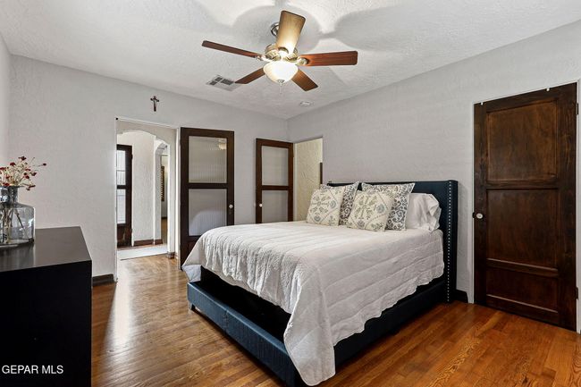 Guest Bedroom 1 | Image 22