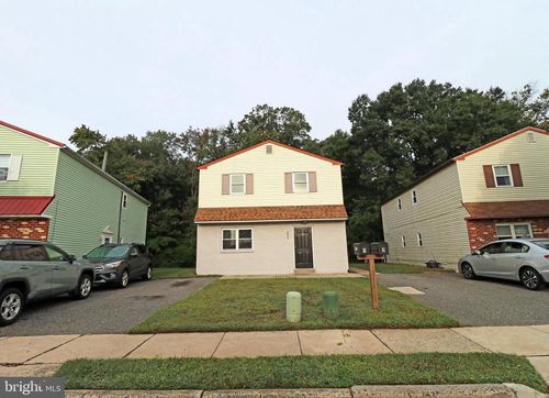 511 Corinthian Ave, ESSINGTON, PA, 19029-1201 | Card Image
