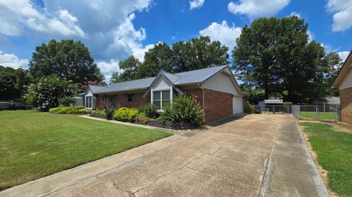 28 Cattail Rd, Searcy, AR, 72143-6108 | Card Image