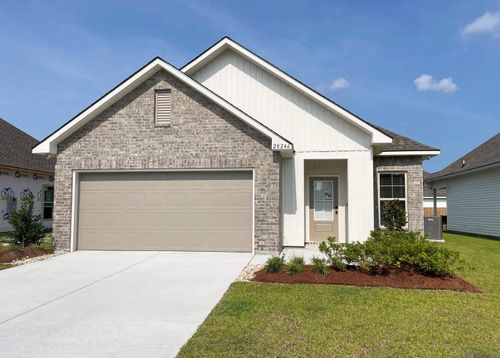 28246 Moreau Ln, Denham Springs, LA, 70726-7911 | Card Image
