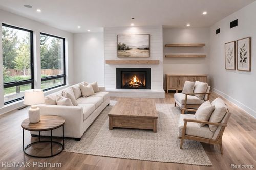 000001 Walloon Way, Lake Orion, MI, 48360 | Card Image