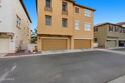 3671 E Leslie Dr, Gilbert, AZ, 85296-2840 | Card Image