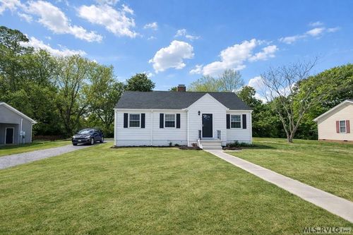 505 Turner Ln, Emporia, VA, 23847-2729 | Card Image