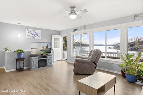 30481 Edgeview Dr, ROCKY MOUNT, MO, 65072-9085 | Card Image