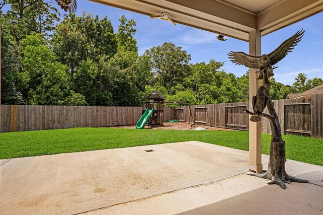 Large back patio | Image 24