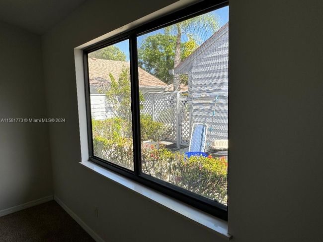 6114 Se Georgetown Pl, Home with 2 bedrooms, 2 bathrooms and null parking in Hobe Sound FL | Image 9