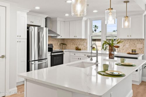 201-115 9th Ave S, Jacksonville Beach, FL, 32250-6534 | Card Image