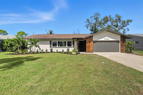 7000 Greenbrier Dr, Seminole, FL, 33777-4515 | Card Image
