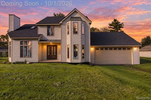 30038 Adams Dr, Gibraltar, MI, 48173-9759 | Card Image