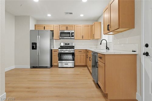 5162 Paradise Skies Avenue, Las Vegas, NV, 89156 | Card Image