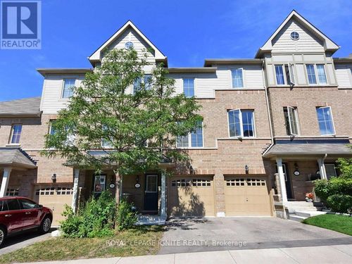40 Cedar Lake Cres, Brampton, ON, L6Y0P9 | Card Image