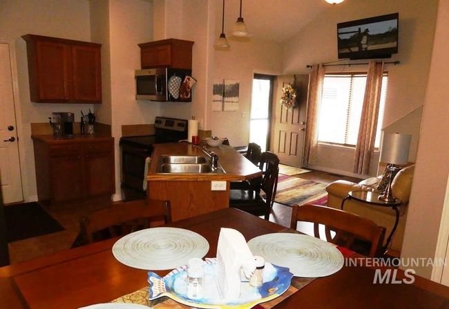 UNIT-1 - 24 Mangum Cir, Townhouse with 3 bedrooms, 2 bathrooms and 2 parking in Donnelly ID | Image 11