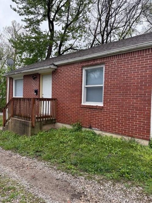 732 W Stone St, Independence, MO, 64050-4338 | Card Image