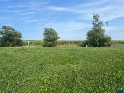 187 Lake Ridge Dr, Wentworth, SD, 57075-7373 | Card Image