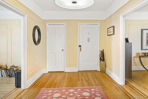 apt-5c-43 Calton Rd, New Rochelle, NY, 10804-4041 | Card Image