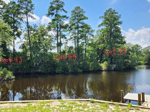 241 Highwood Ln, New Bern, NC, 28562 | Card Image
