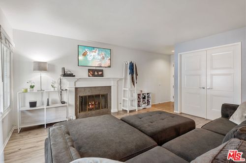 unit-b-3867 Thorncroft Ln, Inglewood, CA, 90305-3424 | Card Image