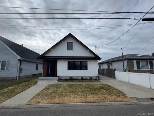 11 Bayview Ave, Lawrence, NY, 11559-1050 | Card Image