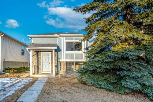 4249 Catalina Blvd Ne, Calgary, AB, T1Y6Y5 | Card Image