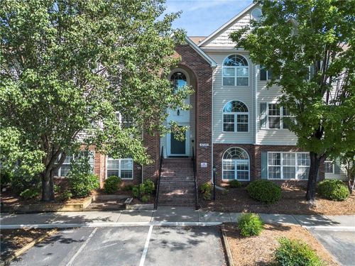 2d-3725 Morris Farm Dr, Greensboro, NC, 27409-8993 | Card Image