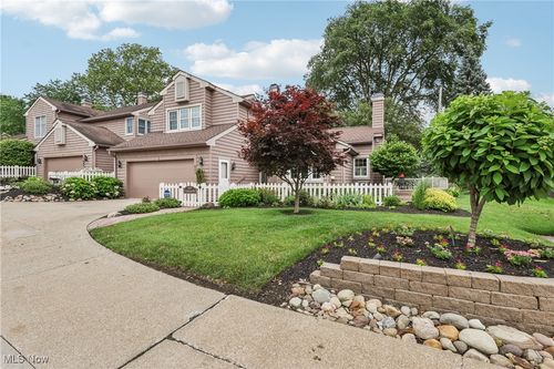 643 Isle View Drive, Akron, OH, 44319 | Card Image
