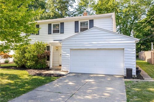22760 Esther Ave, Fairview Park, OH, 44126-2911 | Card Image
