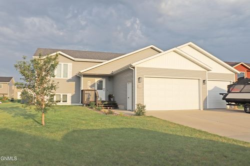 2988 Majestic St, Lincoln, ND, 58504-9386 | Card Image