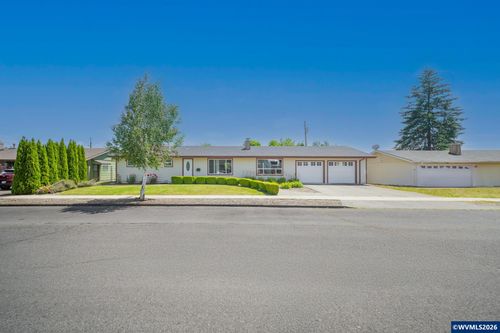 1166 N Douglas Ave, Stayton, OR, 97383-1105 | Card Image