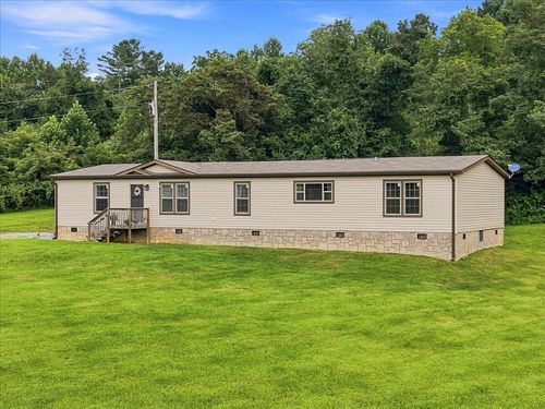 261 Sunrise Vw, Sneedville, TN, 37869-3702 | Card Image