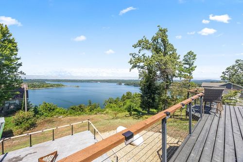 5 Brig Dean Rd, Rogers, AR, 72756-8222 | Card Image